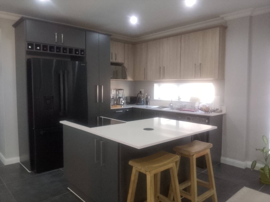 3 Bedroom Property for Sale in Parsonsvlei Eastern Cape